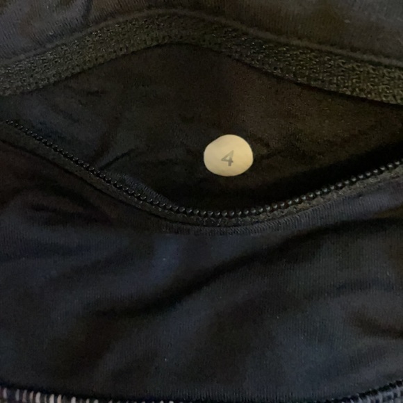 lululemon shorts - Picture 3 of 4